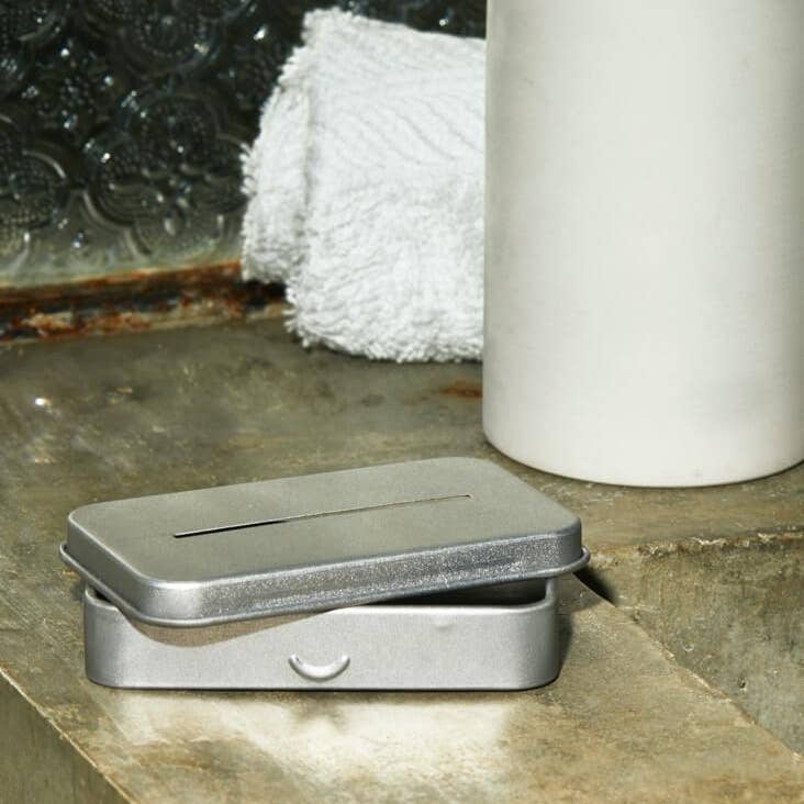 Blade Recycling Tin